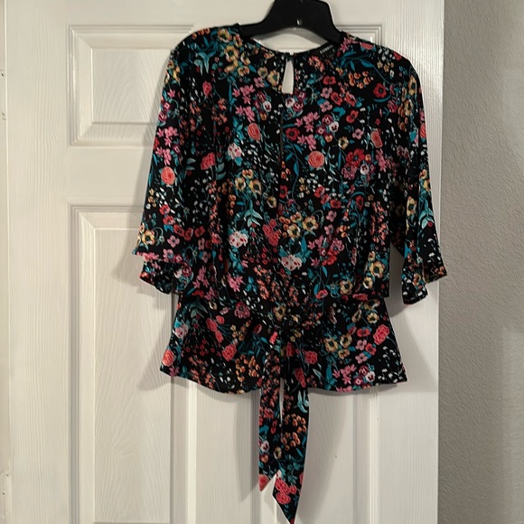Express Blouse - Picture 1 of 2